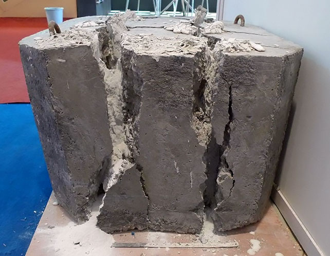 Rozbíjení železobetonu Cevamitem